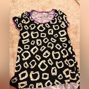 LuLaRoe Black and Cream Short Sleeve Top